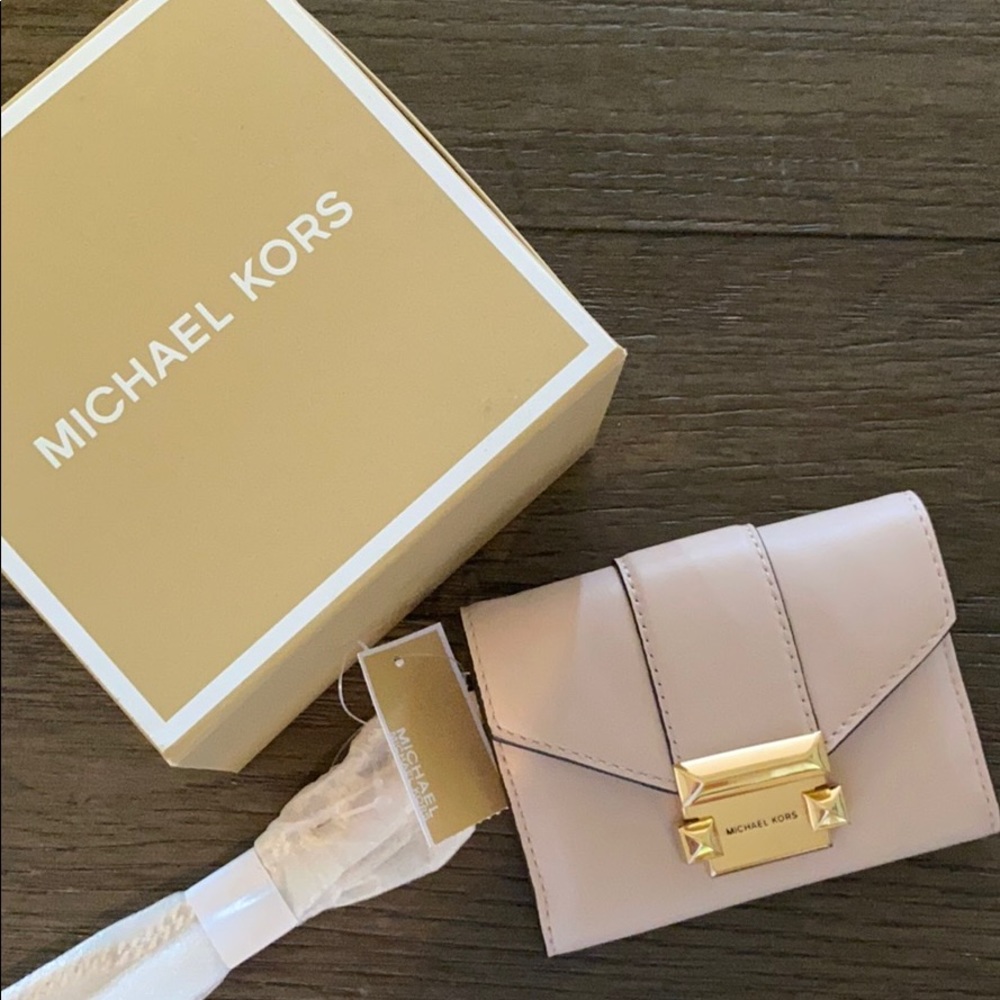 BNWT Michael Kors Whitney Wallet in Soft Pink
